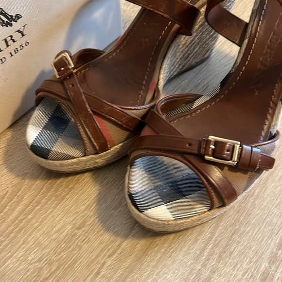 Burberry wedges - Picture 3 of 7